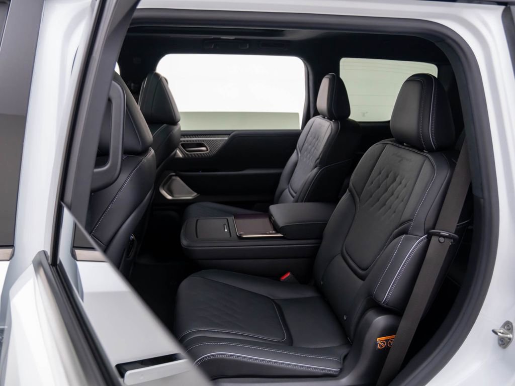 Certified 2026 INFINITI QX80 Autograph w/ Premium Cargo Package image 18