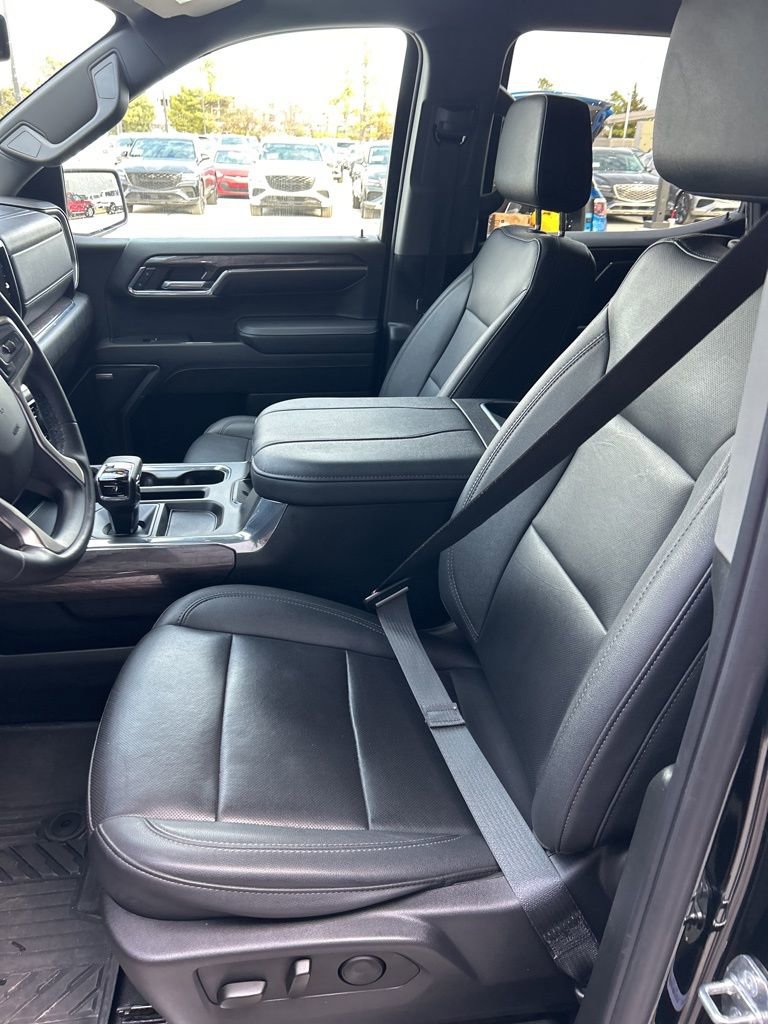 Used 2024 Chevrolet Silverado 1500 LTZ AWD/4WD image 7