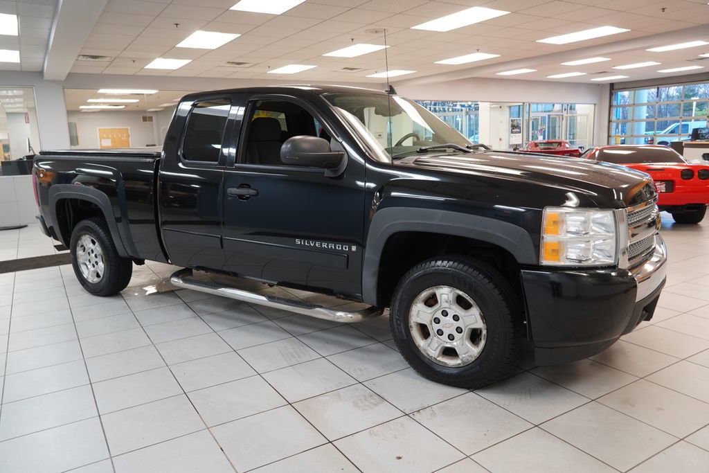 Used 2007 Chevrolet Silverado 1500 LT w/ Towing Package RWD image 12