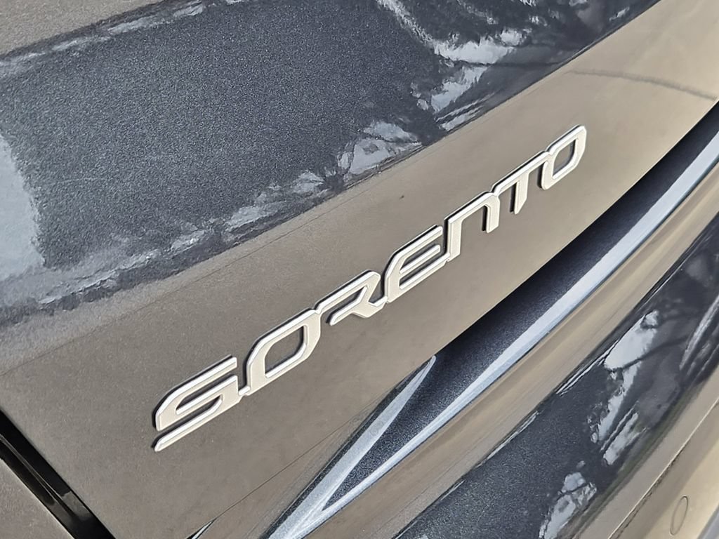 Certified 2023 Kia Sorento S FWD image 16