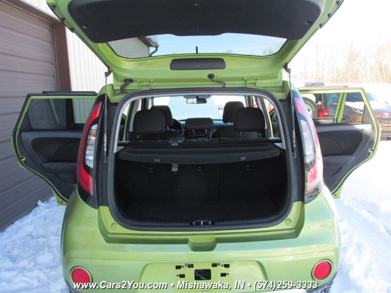 Used 2018 Kia Soul + FWD image 13