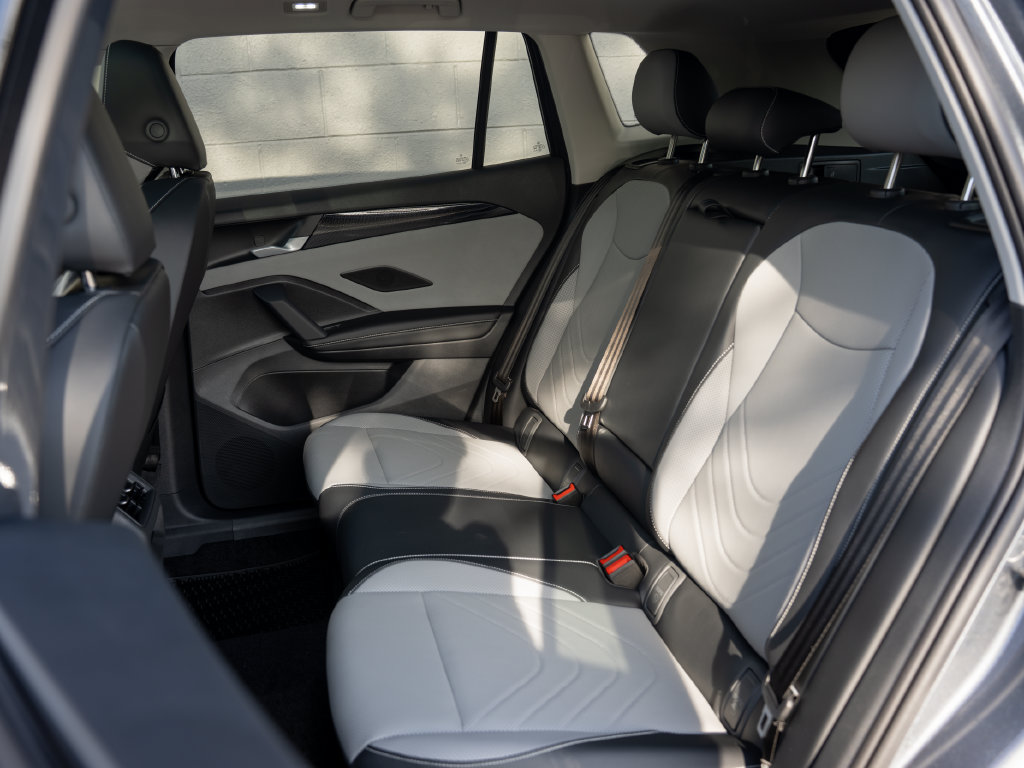 New 2026 Volkswagen Tiguan SE AWD/4WD image 9