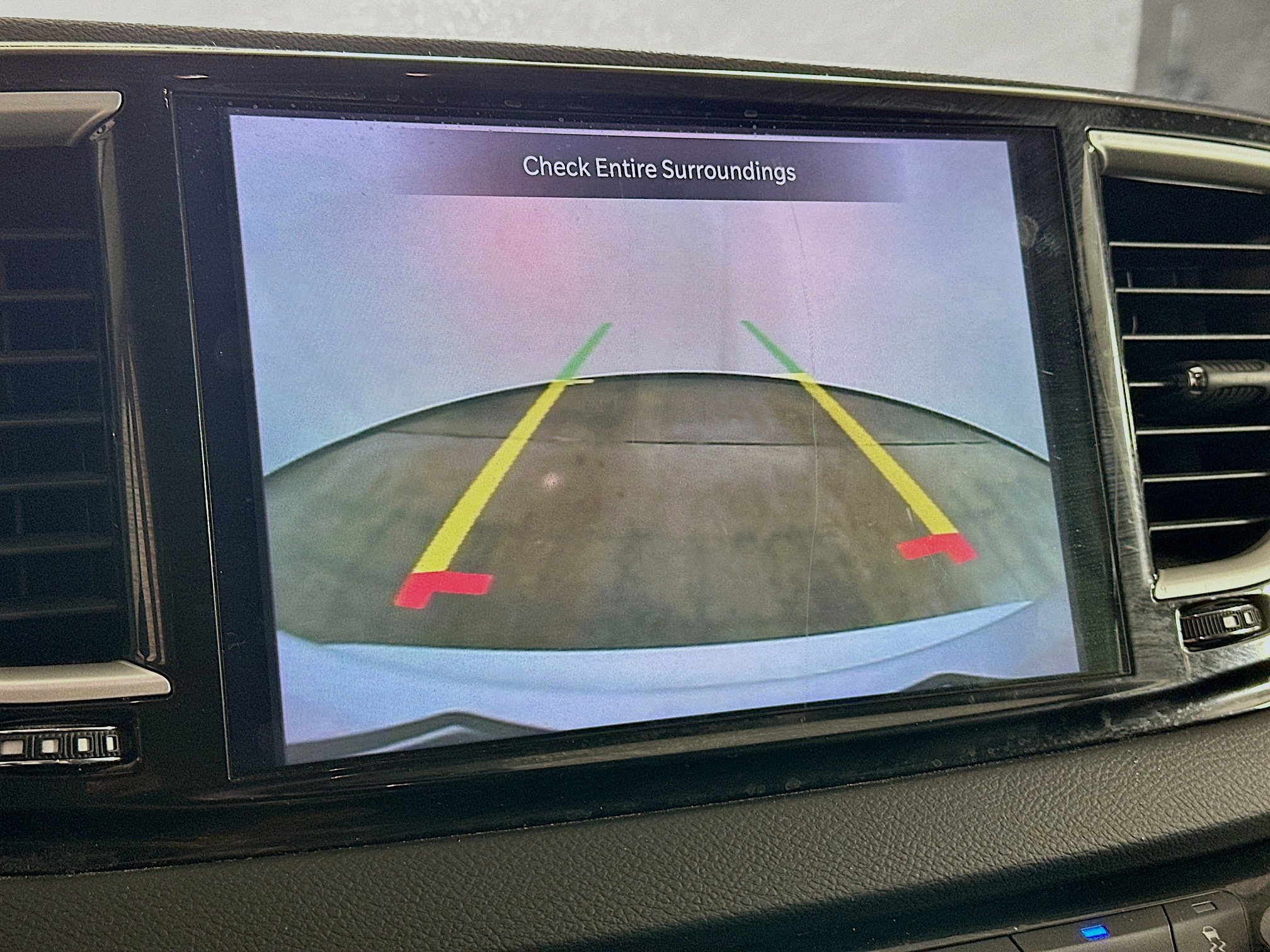 Used 2024 Chrysler Pacifica Touring-L image 22