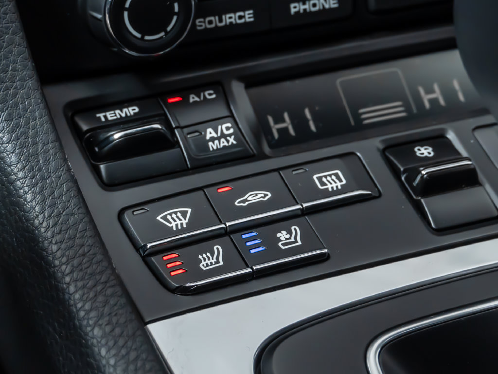 Used 2025 Porsche 718 Cayman RWD image 18