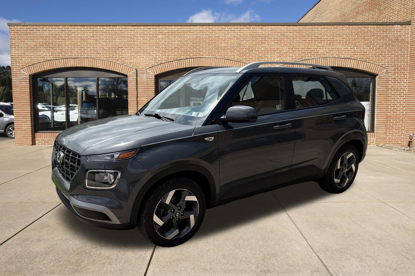 Certified 2025 Hyundai Venue SEL FWD image 9
