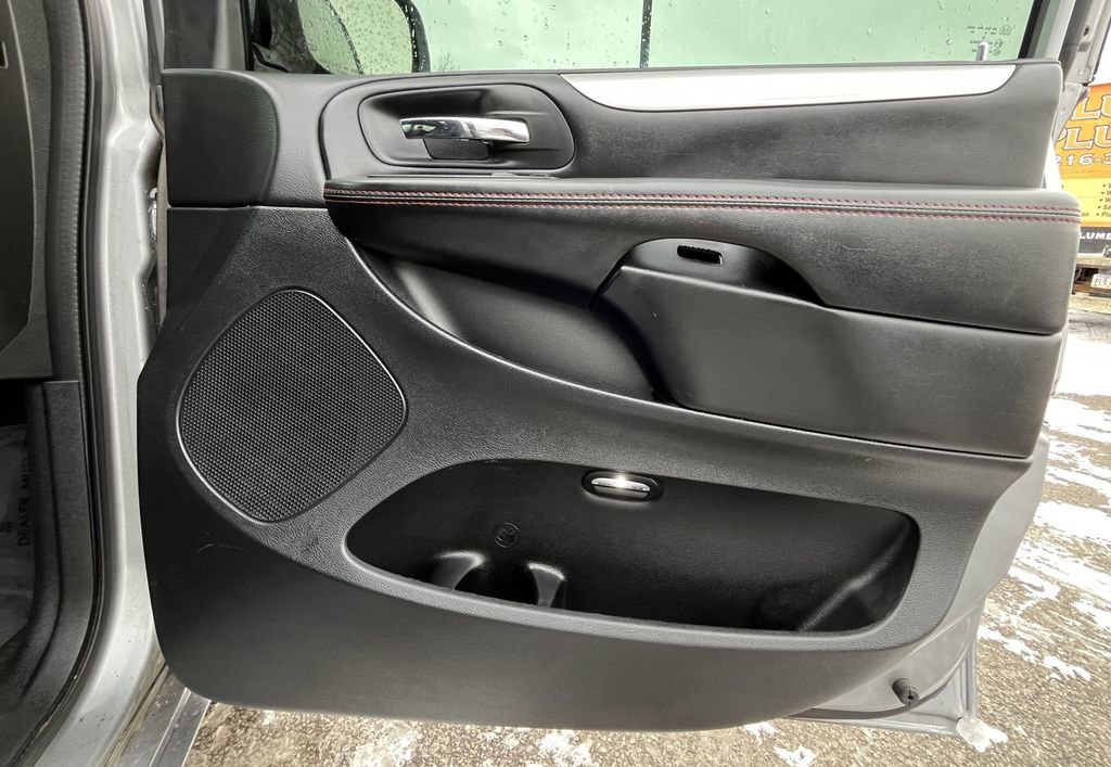 Used 2019 Dodge Grand Caravan GT image 19