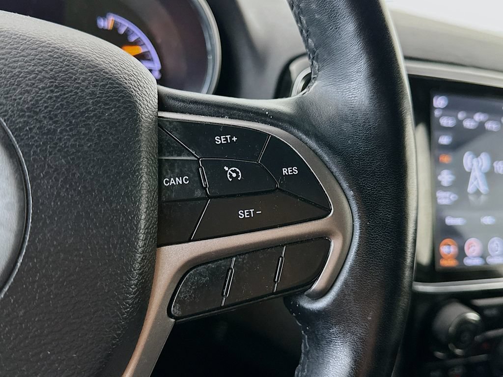 Used 2021 Jeep Grand Cherokee Laredo X AWD/4WD image 26