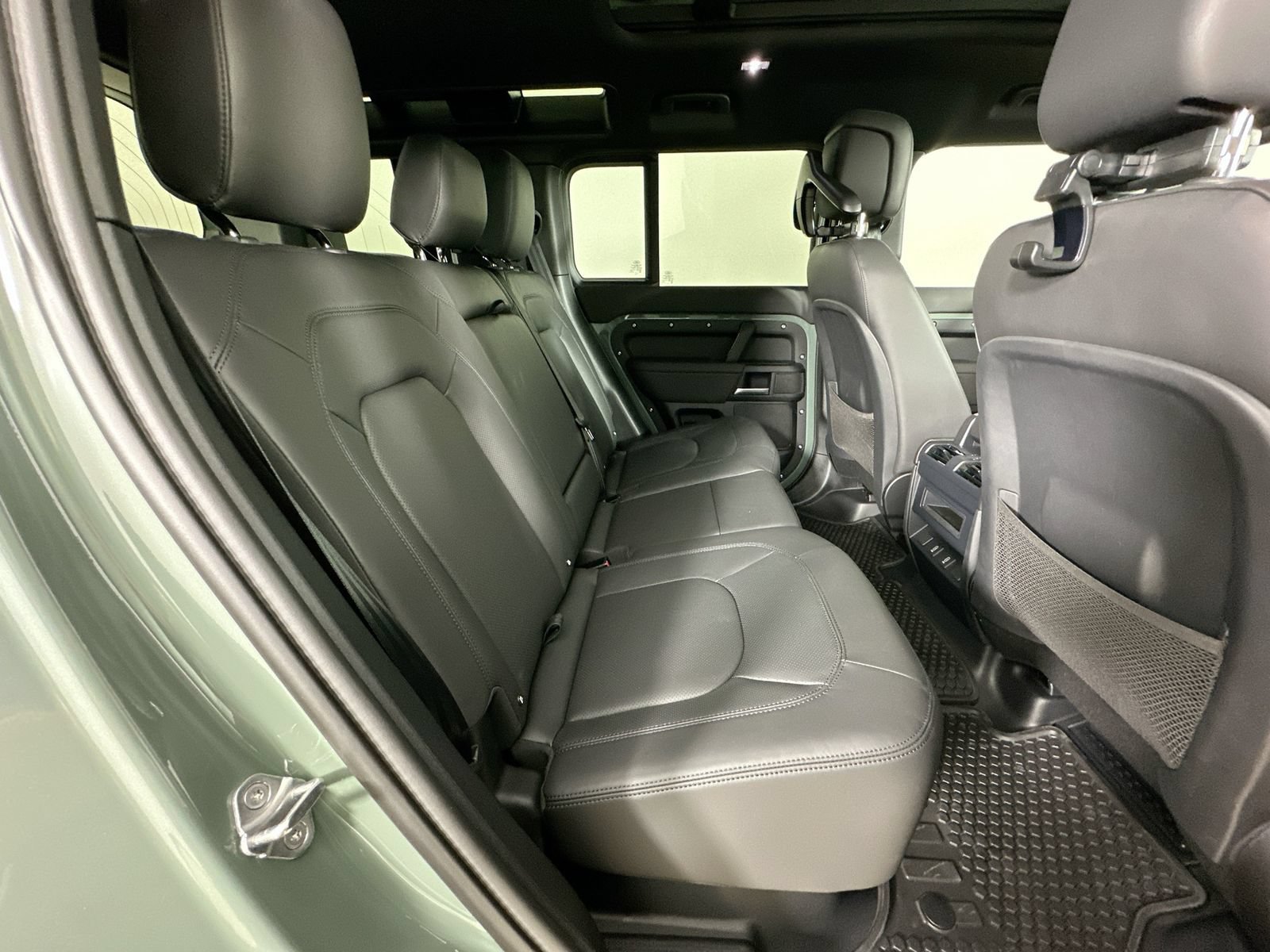 New 2026 Land Rover Defender 110 Trophy Edition AWD/4WD image 41