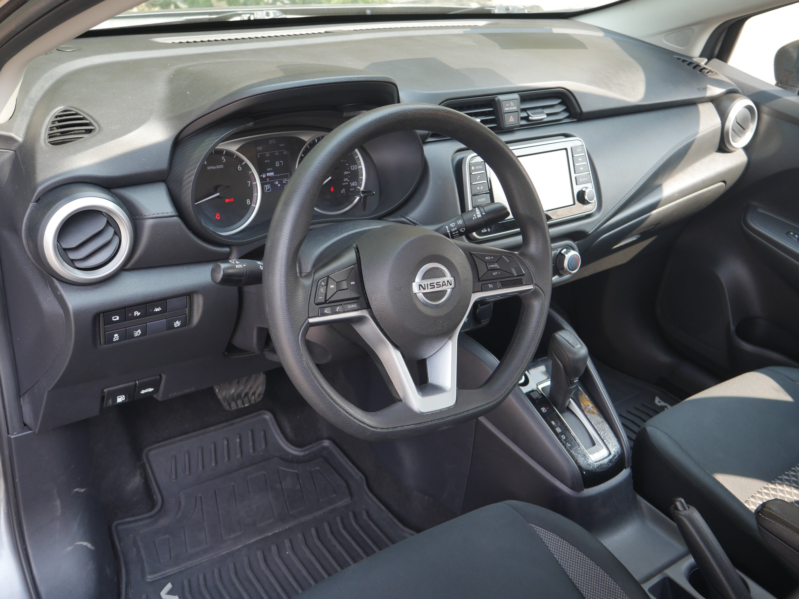 Used 2020 Nissan Versa S FWD image 4