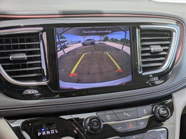 Used 2020 Chrysler Pacifica Limited FWD image 14