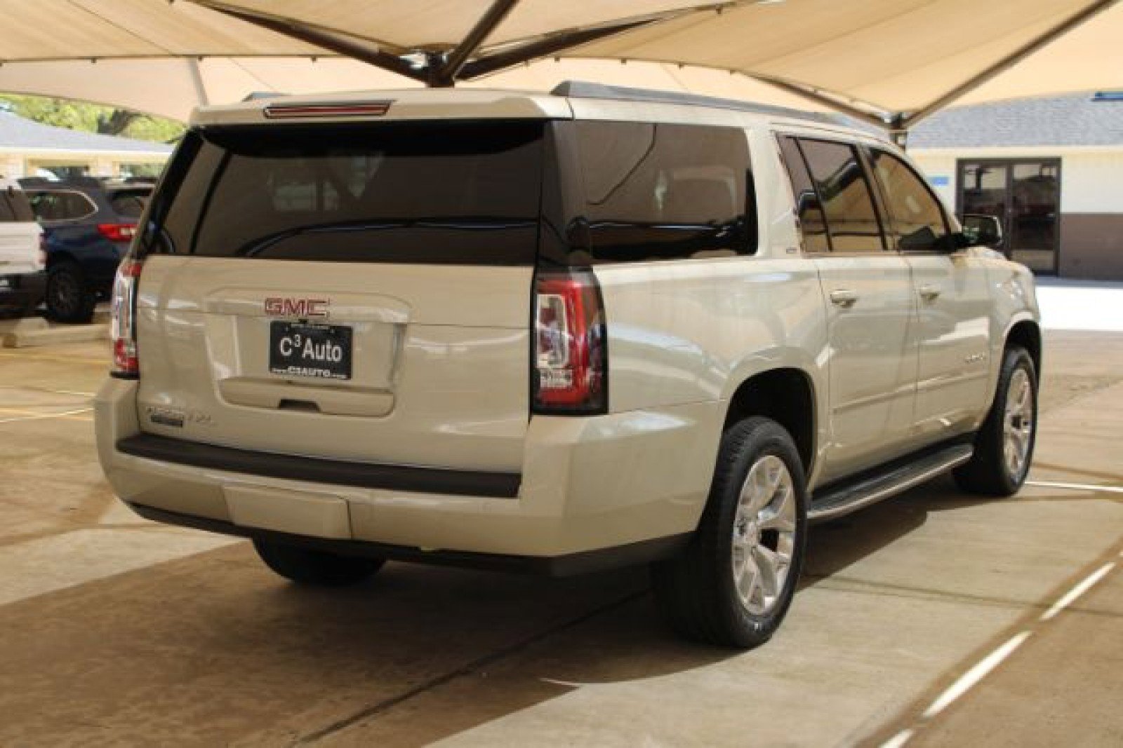 Used 2015 GMC Yukon XL SLT w/ Open Road Package image 11