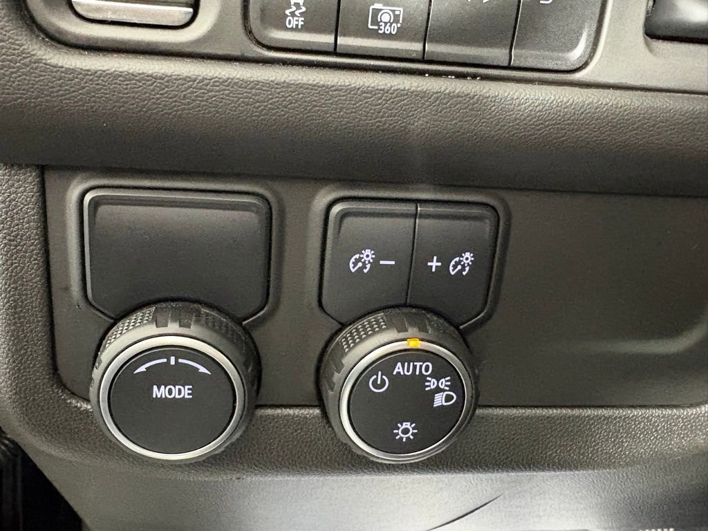 Used 2022 Chevrolet Suburban Premier image 18