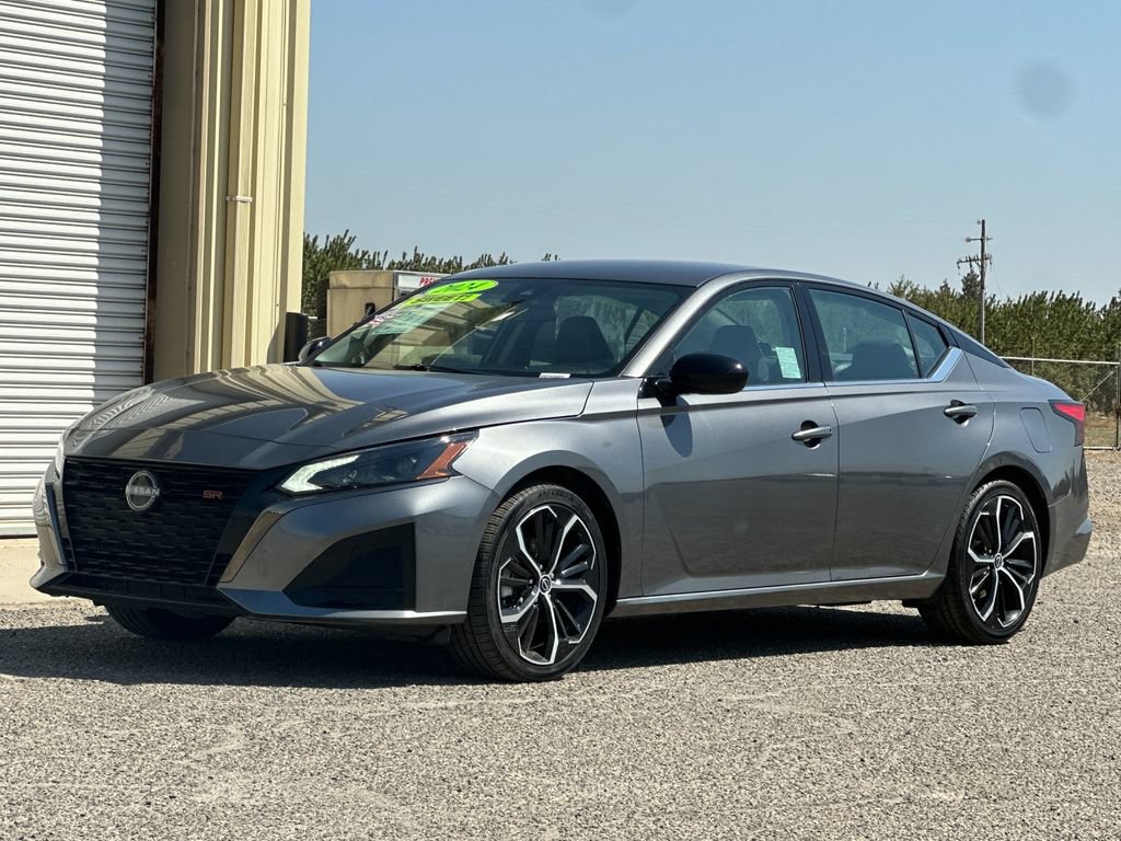 Used 2024 Nissan Altima 2.5 SR FWD image 8