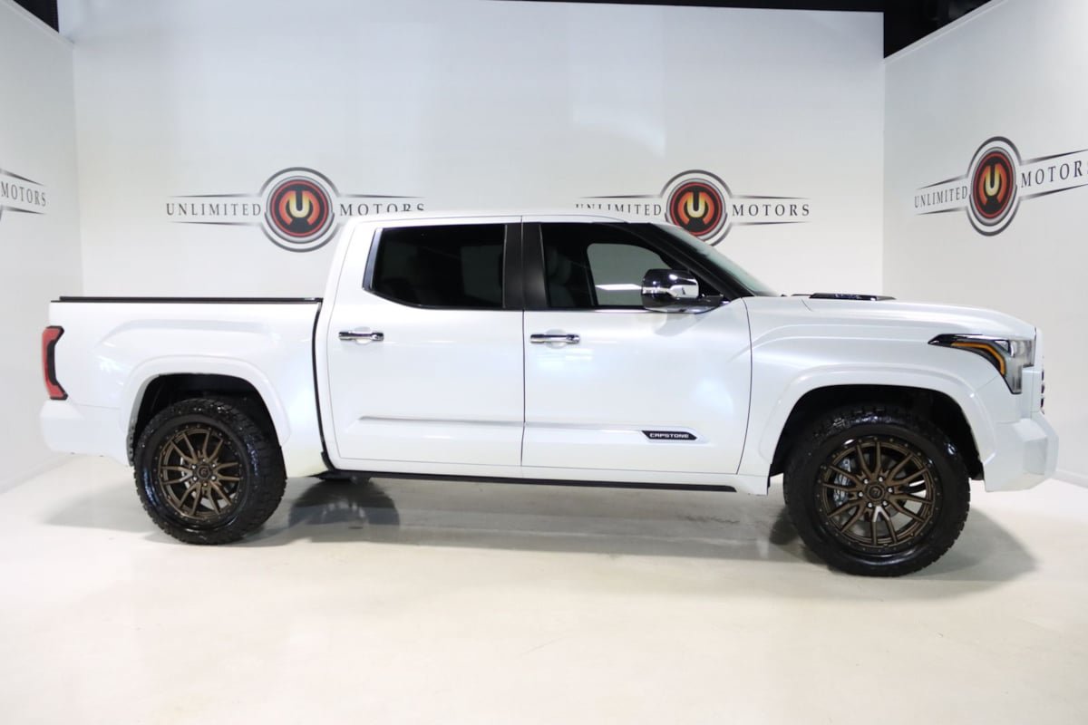 Used 2024 Toyota Tundra Capstone AWD/4WD image 5