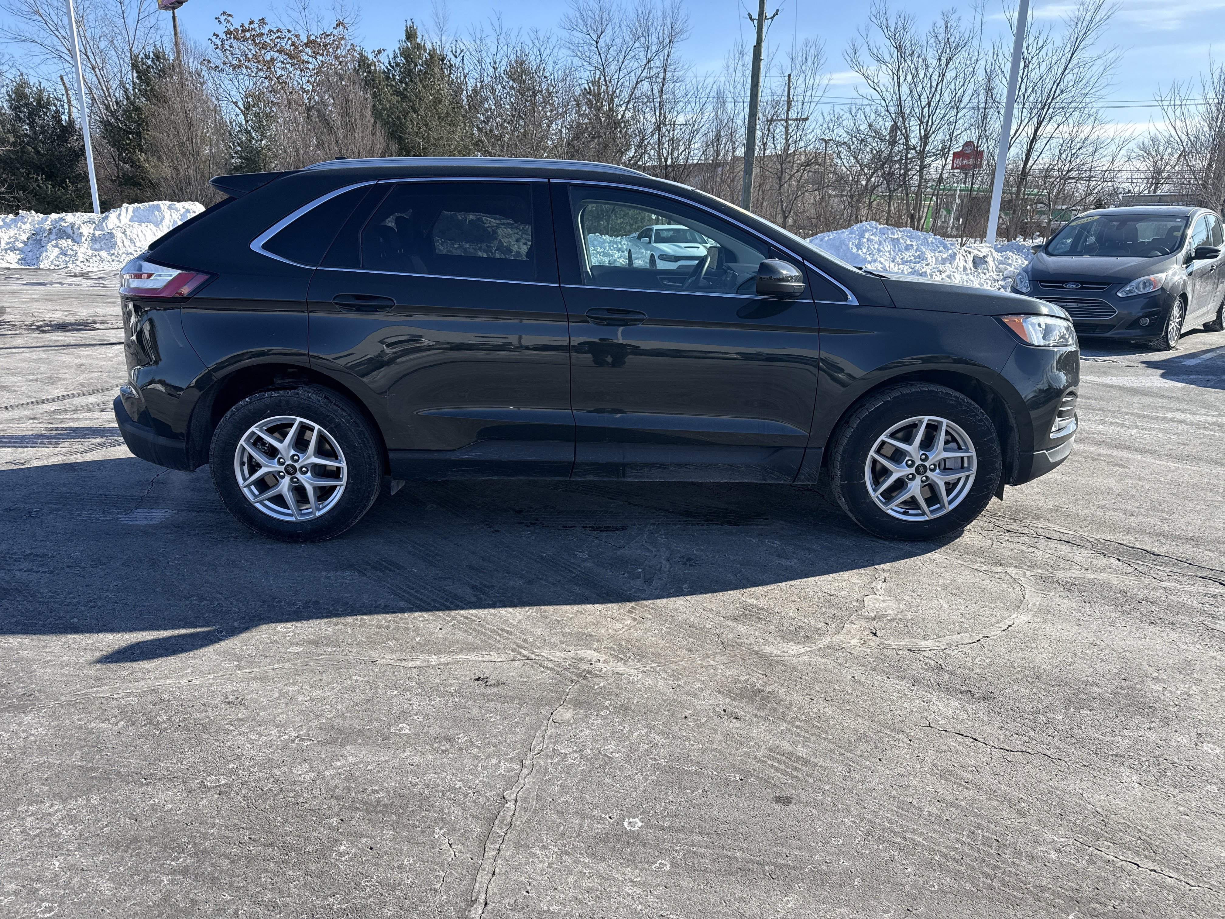 Used 2024 Ford Edge SEL w/ Convenience Package image 10