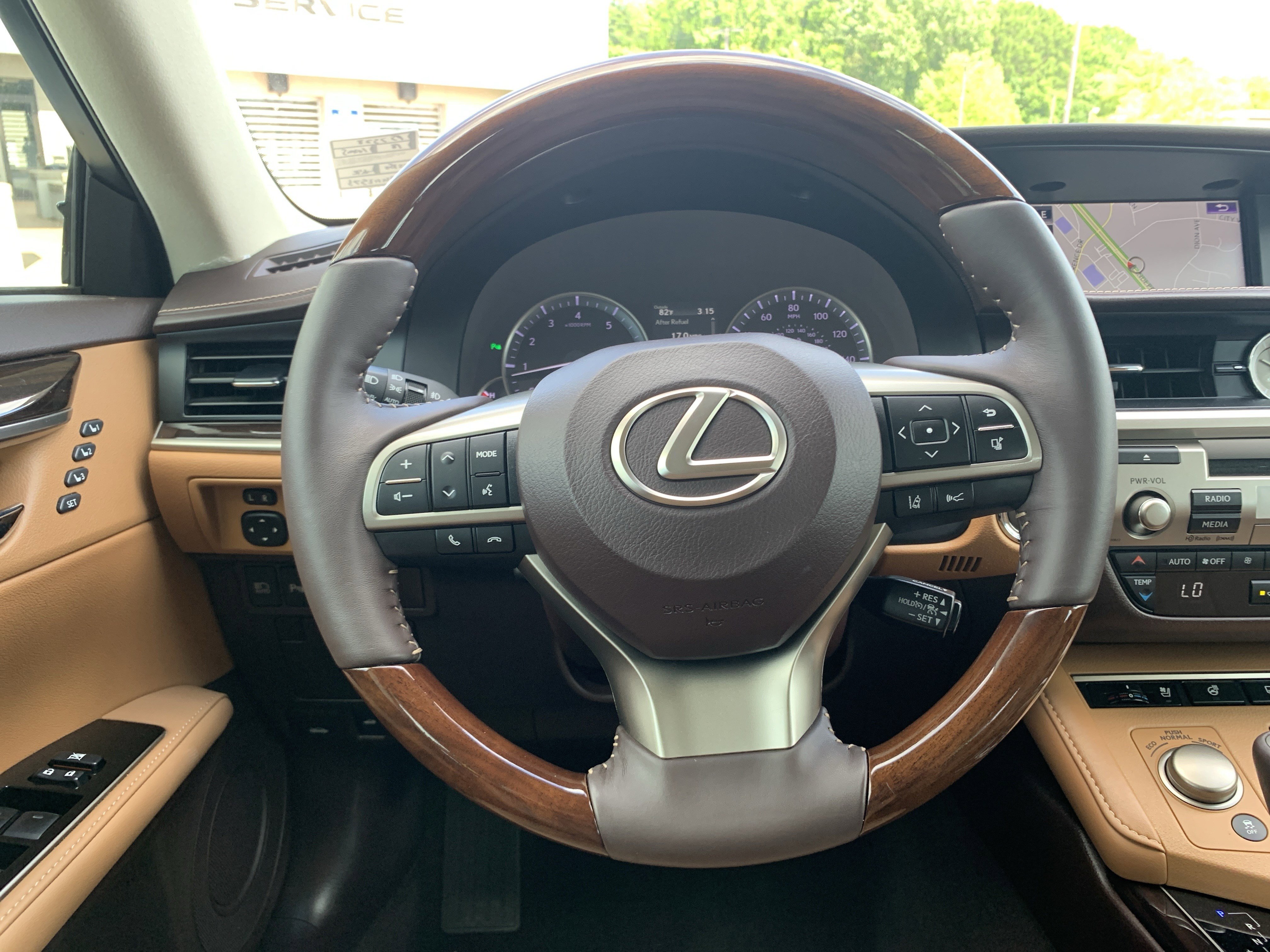 Used 2018 Lexus ES 350 w/ Luxury Package w/Wood Trim FWD image 18