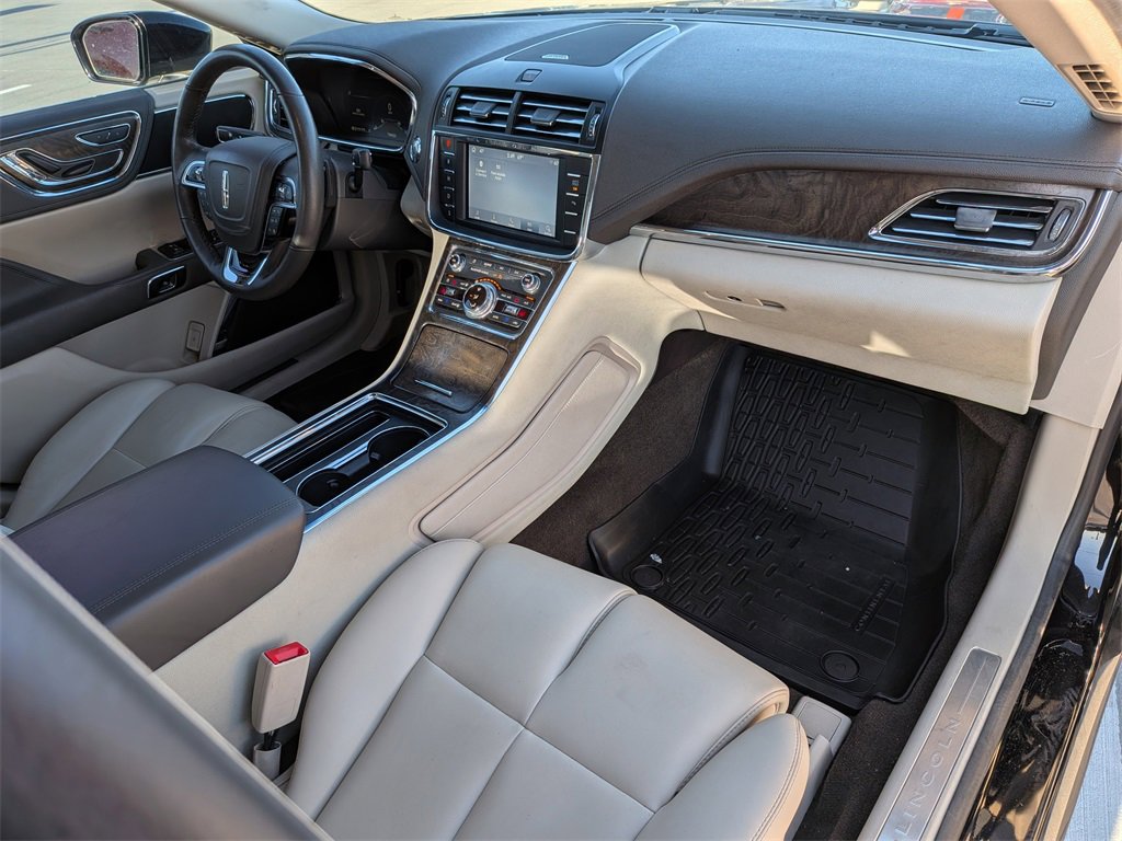 Used 2019 Lincoln Continental Premiere image 28