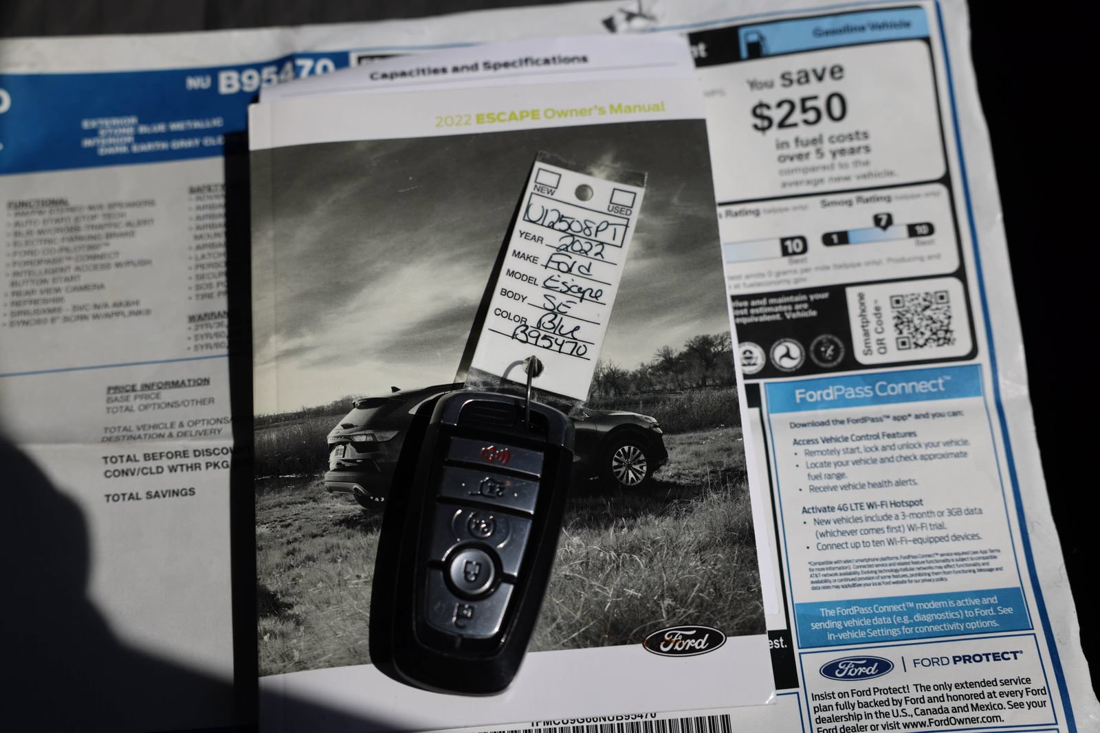 Used 2022 Ford Escape SE w/ SE Sport Appearance Package AWD/4WD image 35