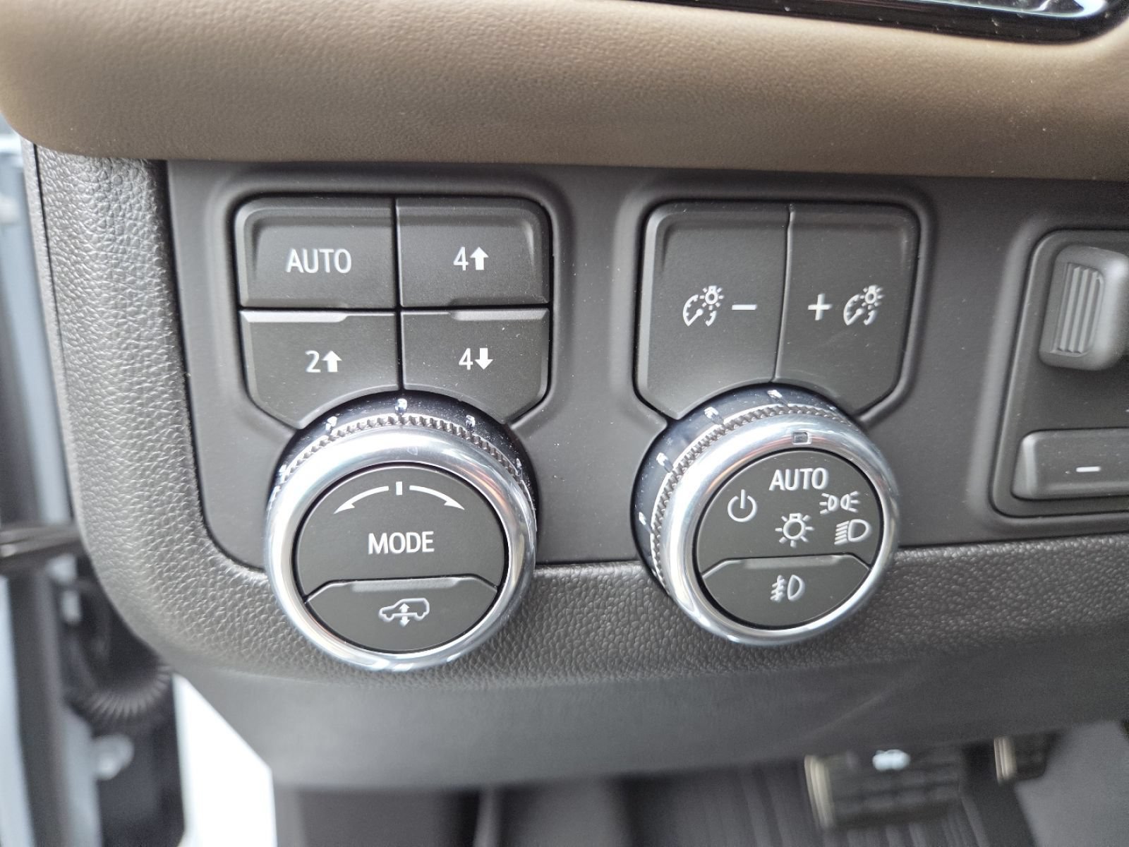 New 2026 GMC Yukon Denali Ultimate AWD/4WD image 14