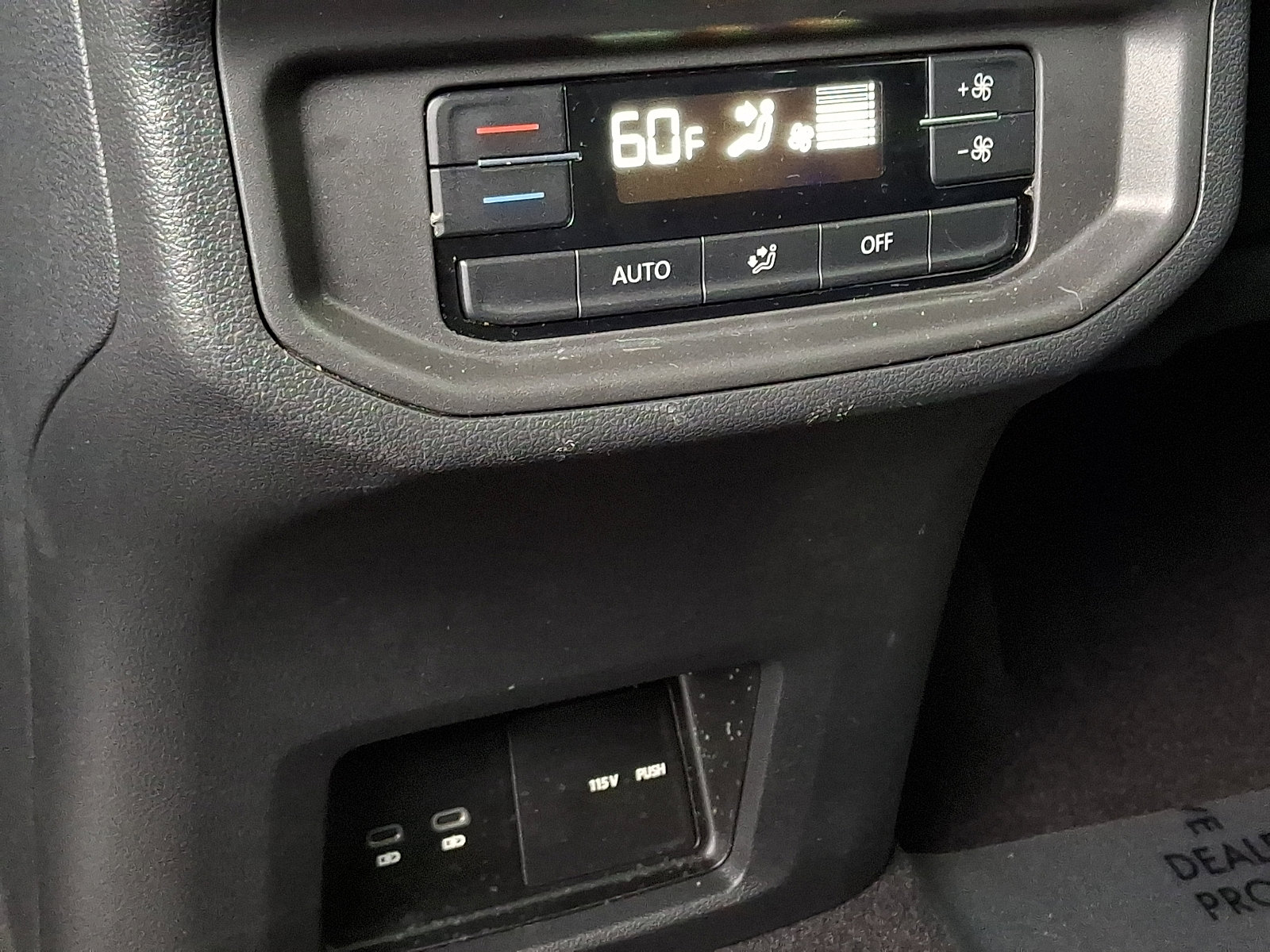 Used 2024 Volkswagen Atlas SE image 12