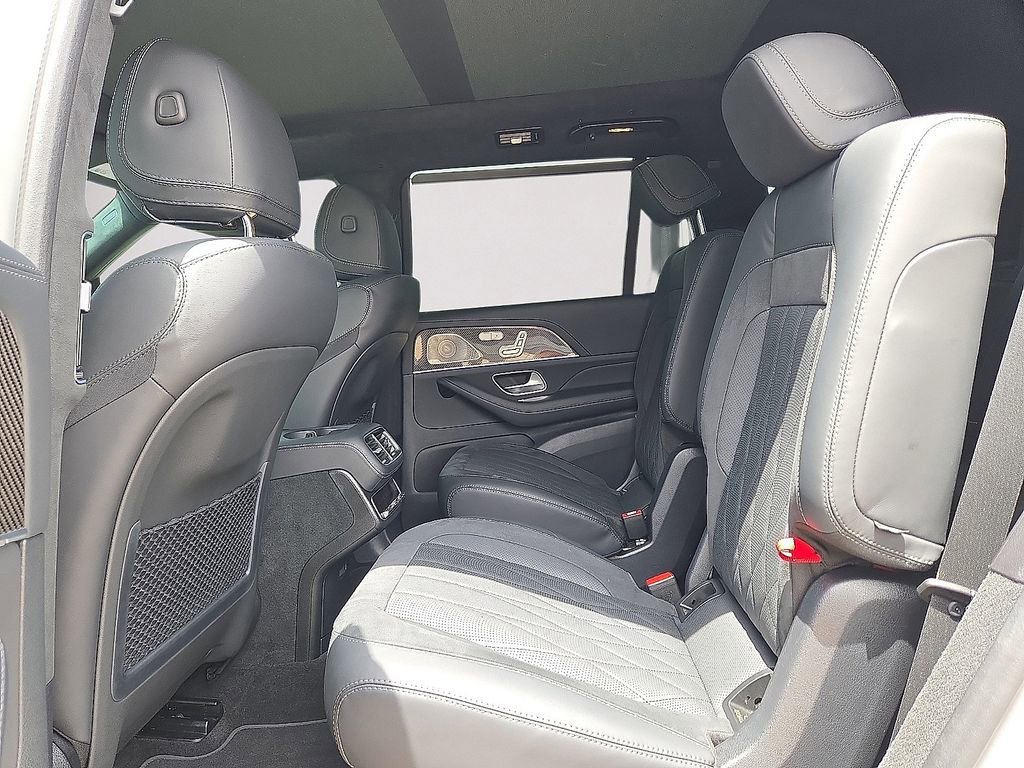Used 2025 Mercedes-Benz GLS 63 AMG 4MATIC image 17