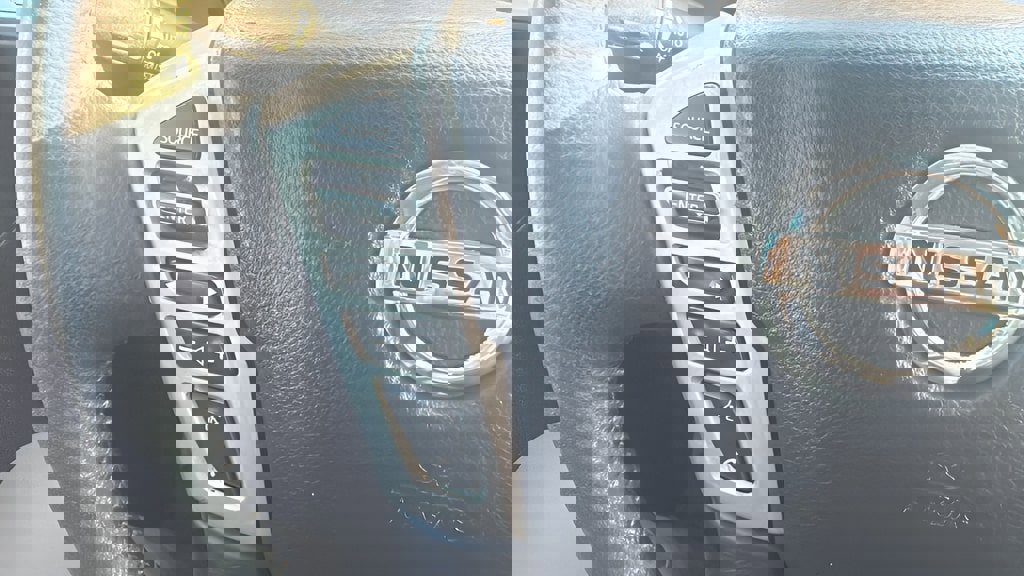 Used 2019 Nissan Titan PRO-4X w/ Pro-4x Convenience Package image 16