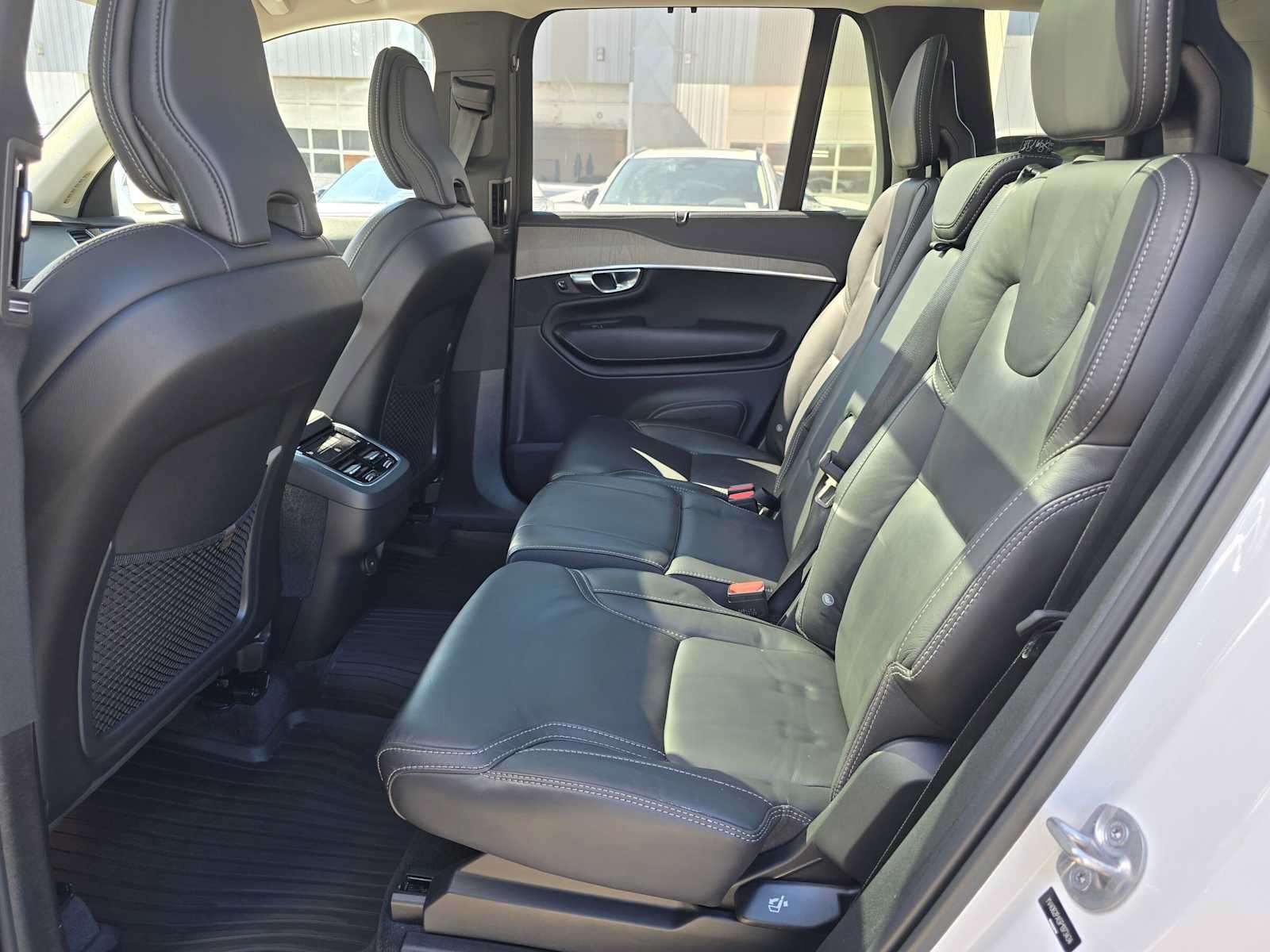 Used 2023 Volvo XC90 B6 Ultimate w/ Protection Package Premier AWD/4WD image 16
