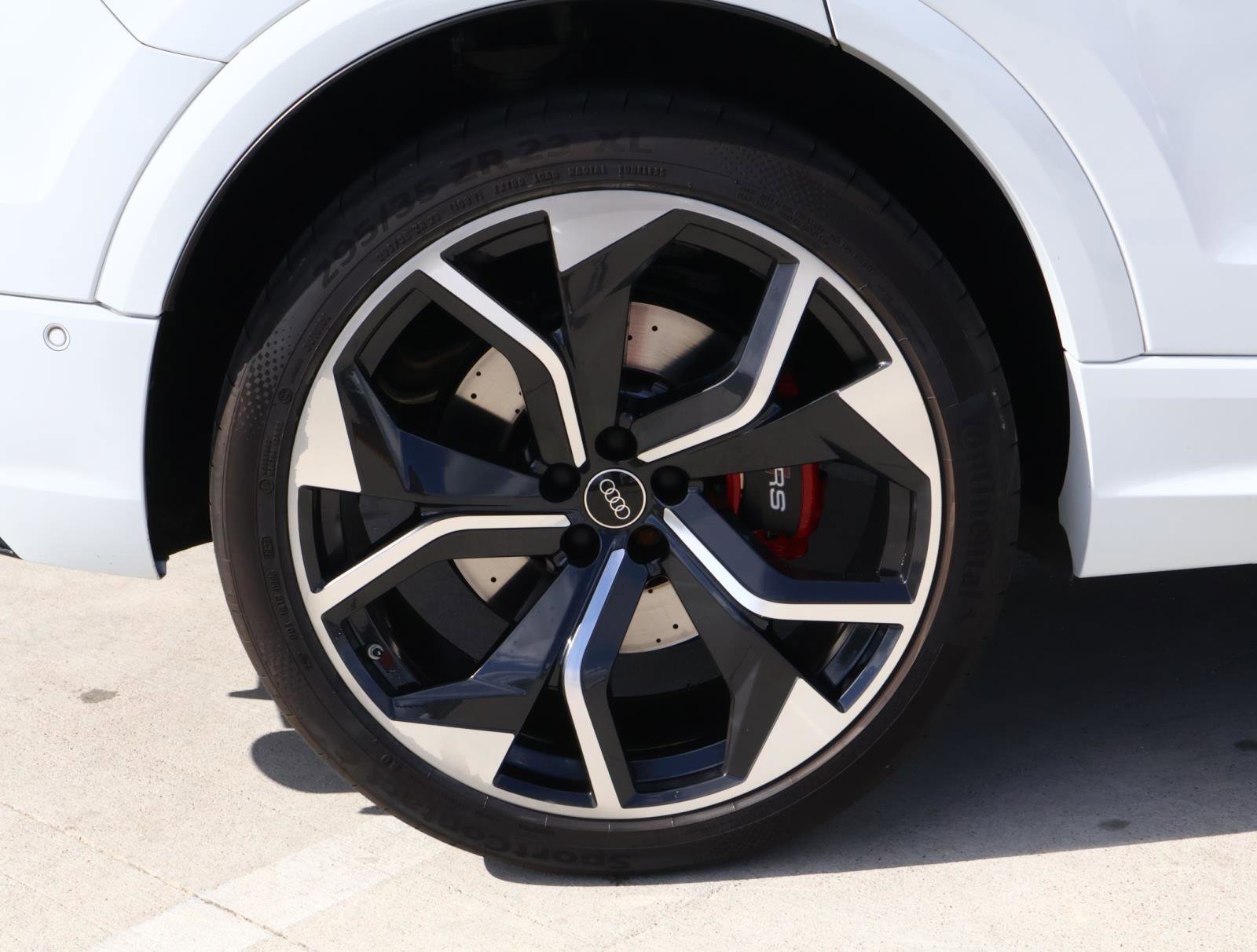 Used 2024 Audi RS Q8 w/ Black Optic Package image 9