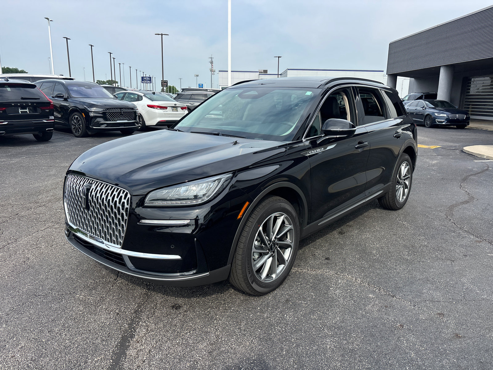 New 2026 Lincoln Corsair Premiere AWD/4WD image 3