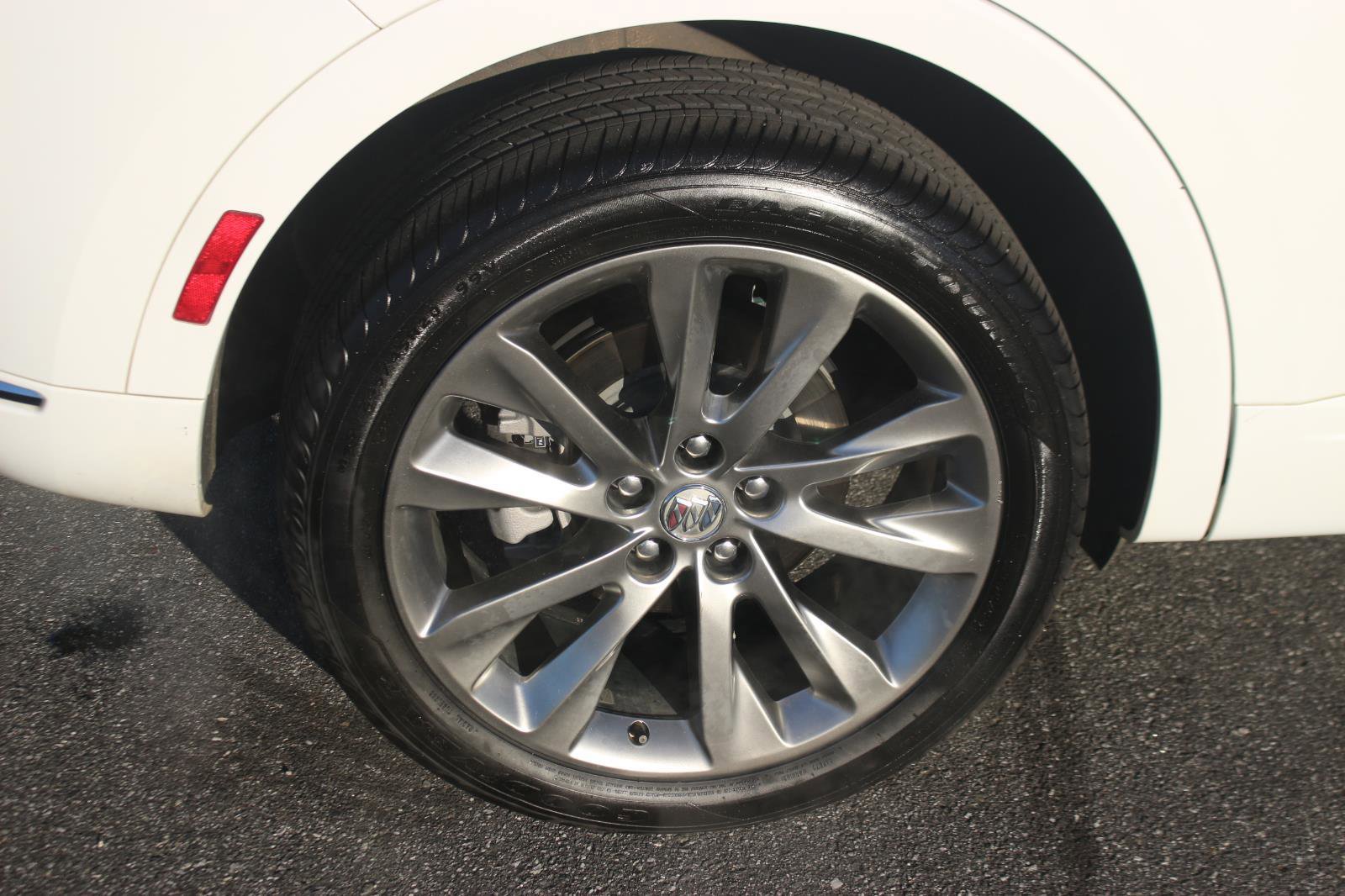 Used 2022 Buick Envision Avenir w/ Safety Package image 38