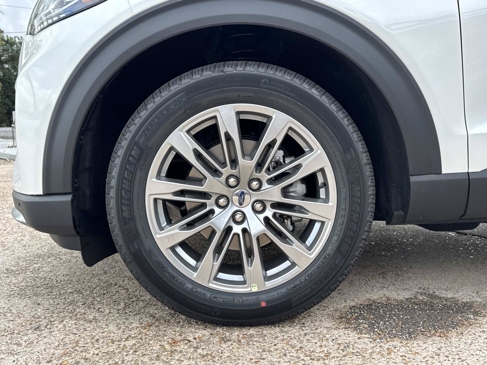 New 2026 Ford Explorer Platinum RWD image 3