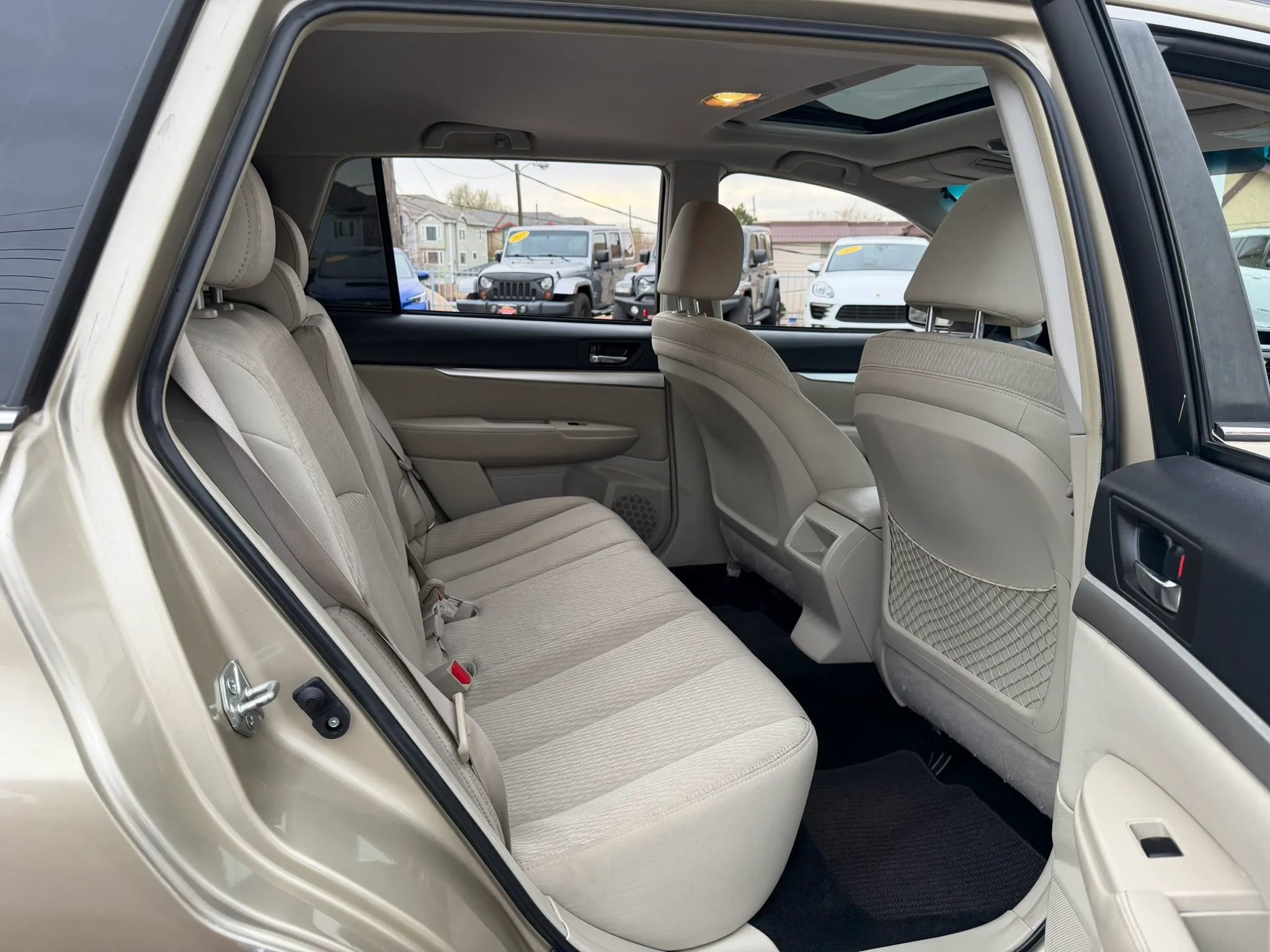 Used 2010 Subaru Outback 2.5i Premium image 17