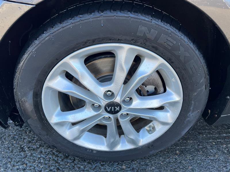 Used 2011 Kia Optima EX w/ Premium Pkg image 6
