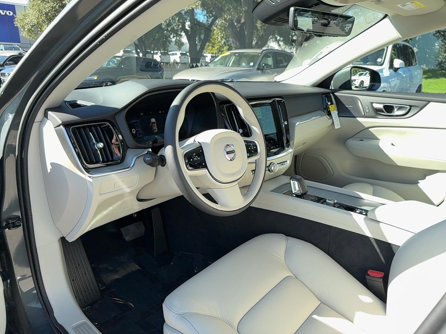 New 2026 Volvo V60 B5 Cross Country Plus w/ Climate Package AWD/4WD image 12