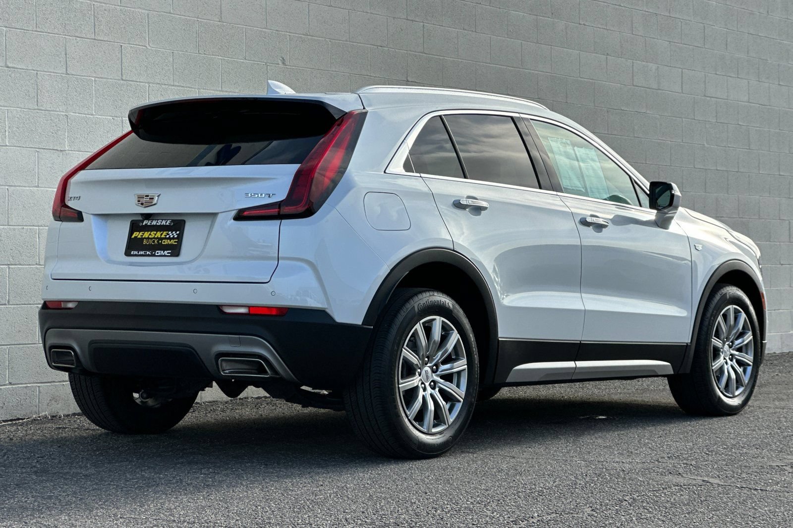 Certified 2023 Cadillac XT4 Premium Luxury w/ Cold Weather Package FWD image 4