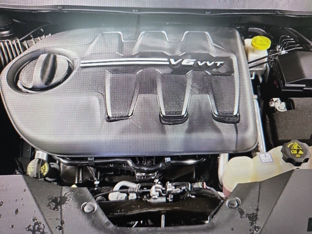 Used 2022 Jeep Cherokee Limited image 21