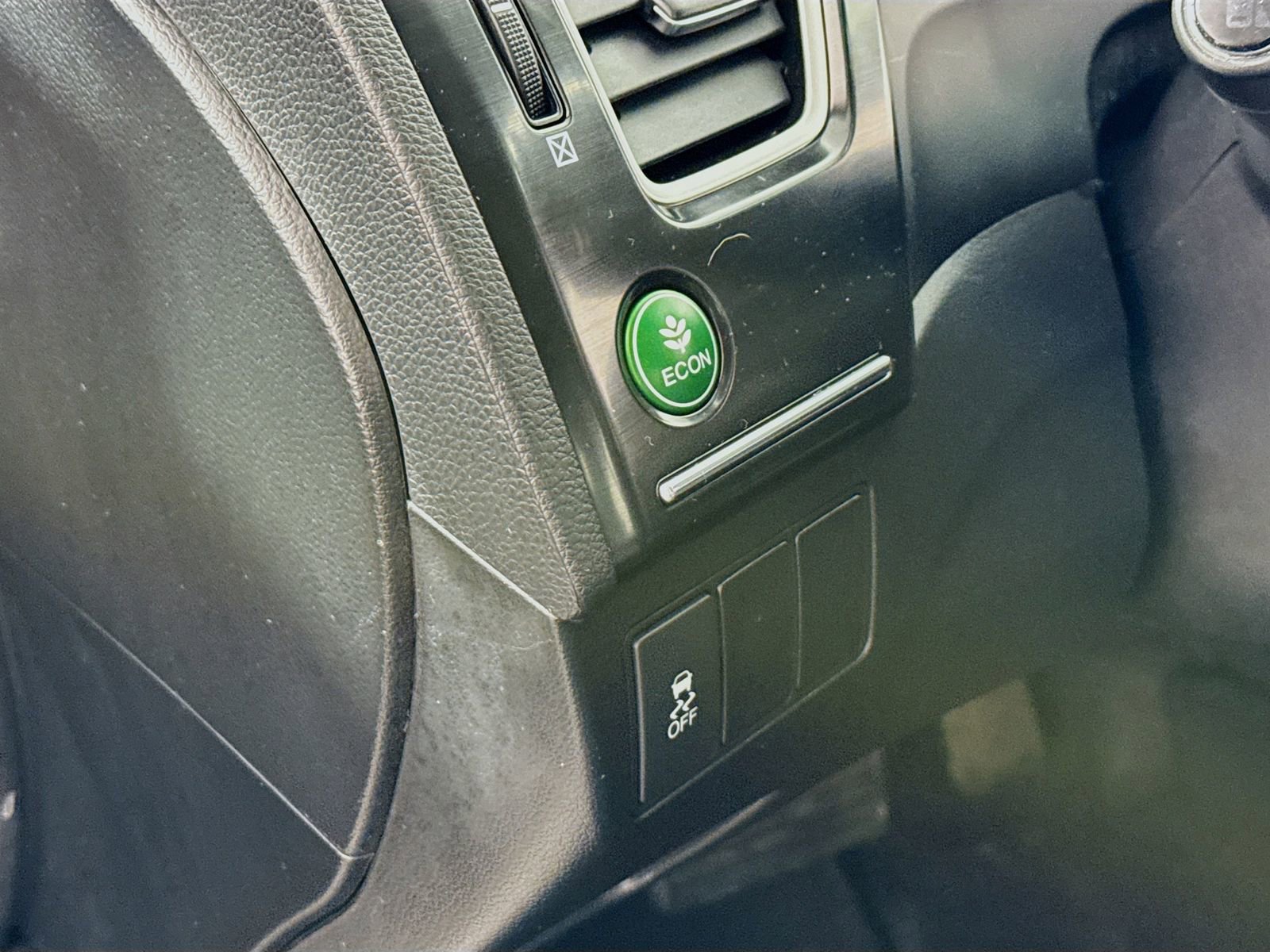 Used 2015 Honda Civic SE image 7