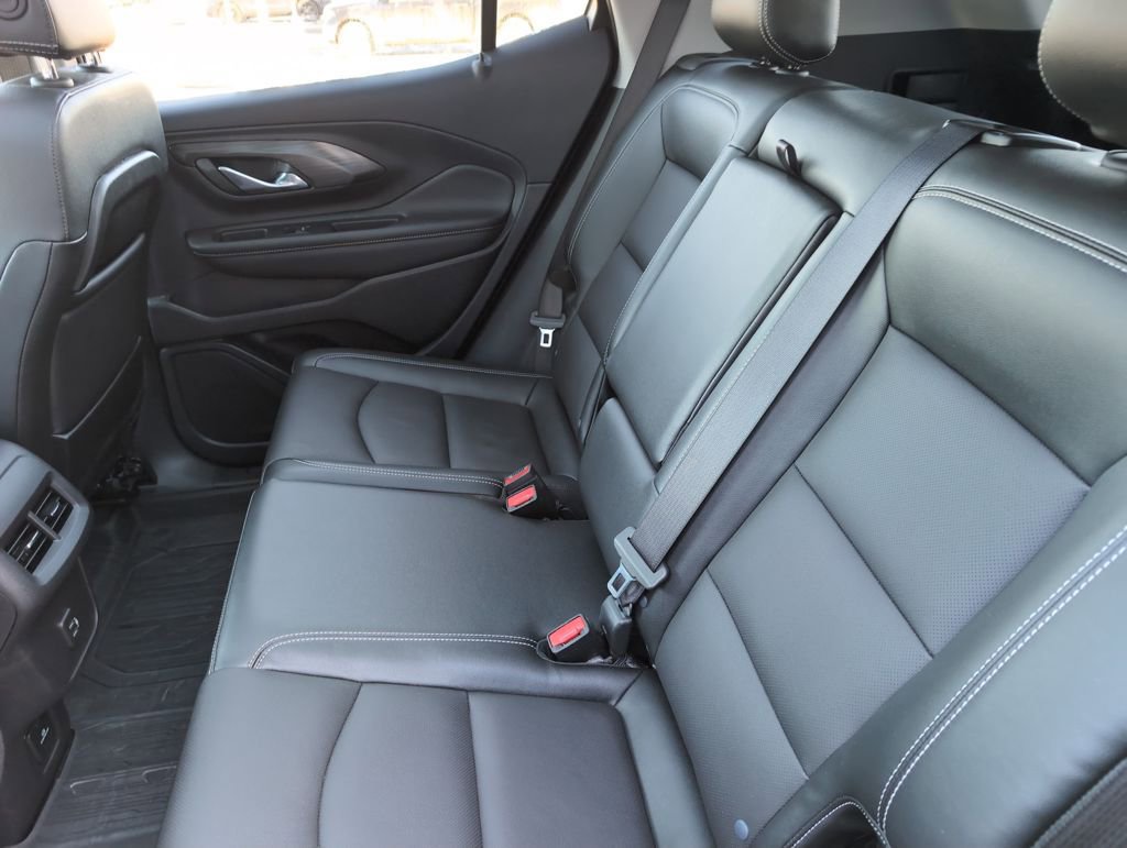 Used 2024 GMC Terrain SLT w/ Infotainment Package II image 14