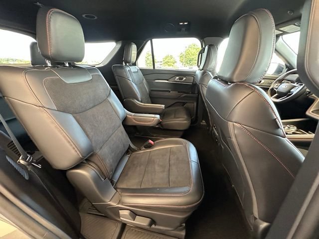 Used 2025 Ford Explorer ST AWD/4WD image 27