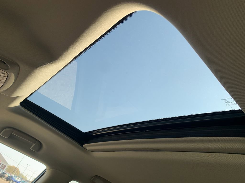 Used 2022 Nissan Armada SL w/ Captain's Chairs Package image 25