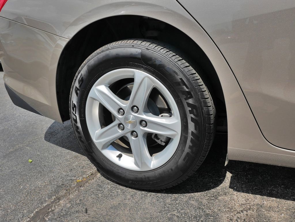 Used 2024 Chevrolet Malibu LS FWD image 9