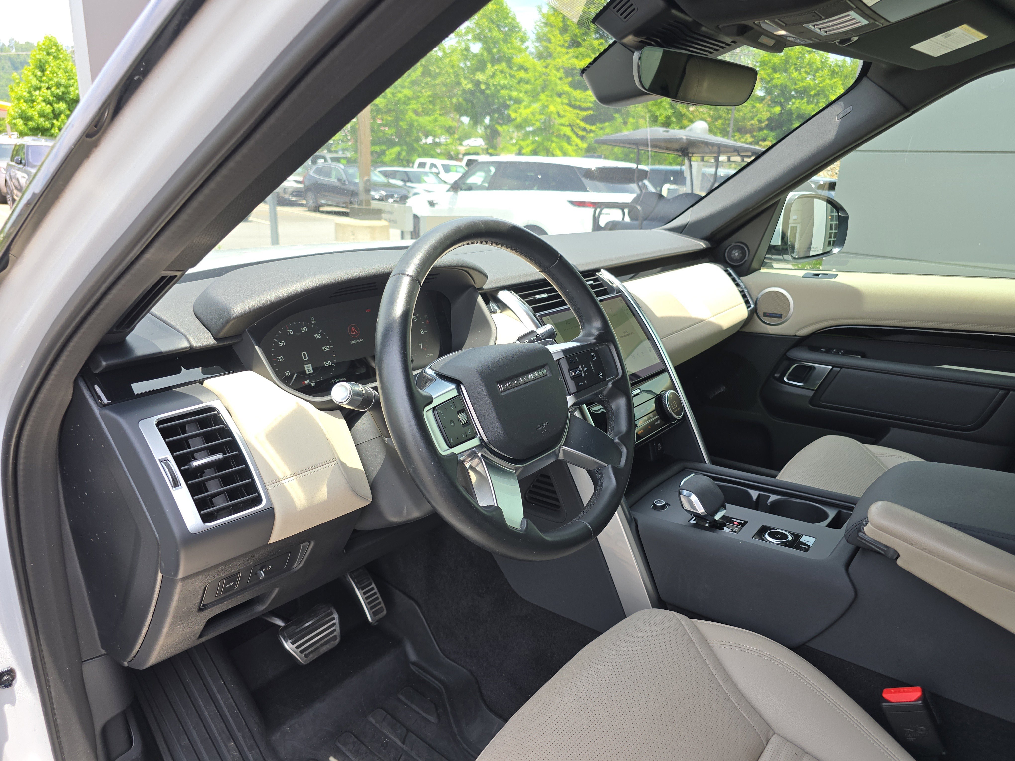 Used 2022 Land Rover Discovery S AWD/4WD image 22