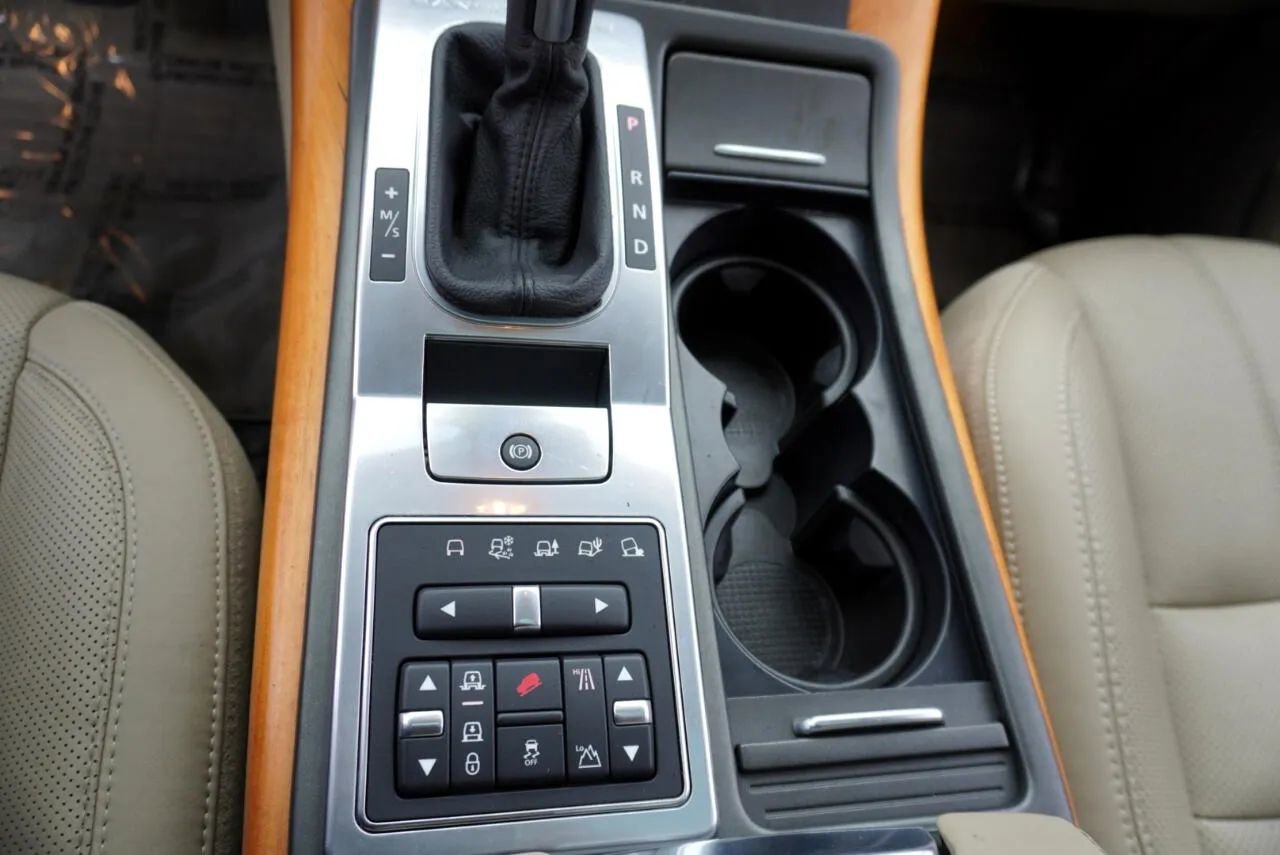 Used 2012 Land Rover Range Rover Sport HSE LUX AWD/4WD image 17