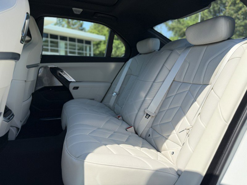 New 2026 BMW 740i w/ Executive Package image 14