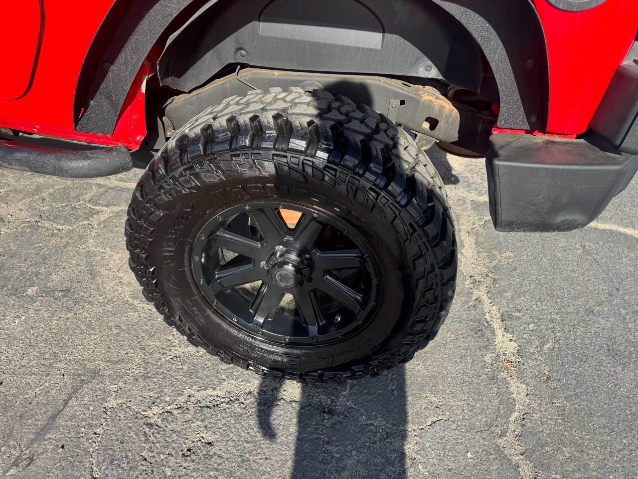 Used 2017 Jeep Wrangler Rubicon w/ Power Convenience Group image 31