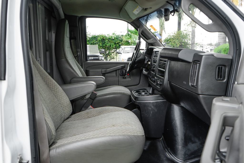 Used 2021 Chevrolet Express 3500 w/ Power Convenience Package RWD image 35