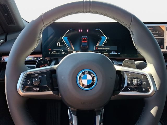 New 2027 BMW 550e xDrive AWD/4WD image 16