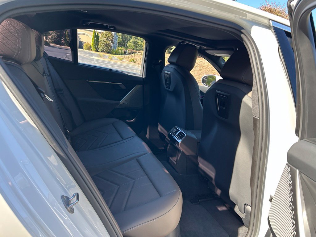 Used 2024 BMW i5 eDrive40i w/ M Sport Package RWD image 46