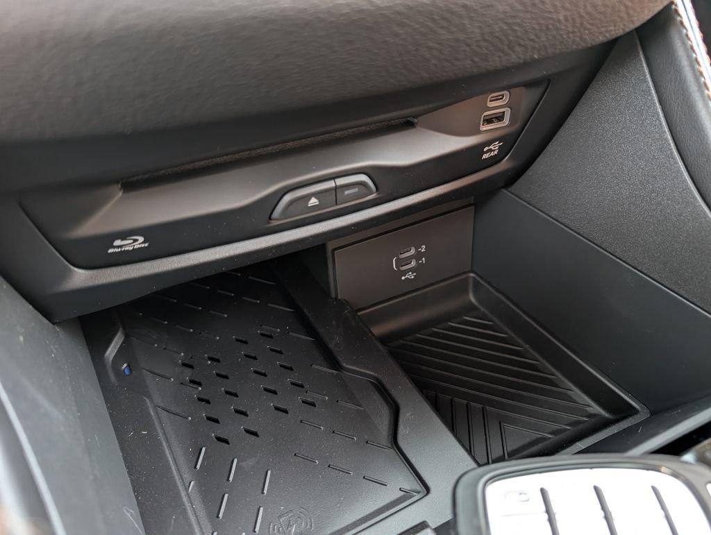 New 2026 Chrysler Pacifica Pinnacle w/ Trailer Tow Group image 37