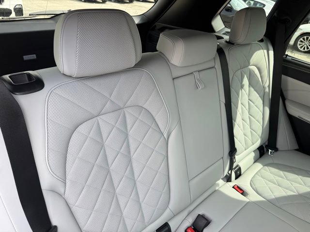 Certified 2025 BMW X5 M60i w/ Executive Package image 30